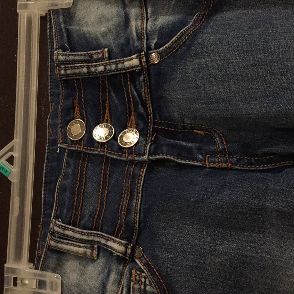 Mid Rise Jeans - Picture 2 of 3